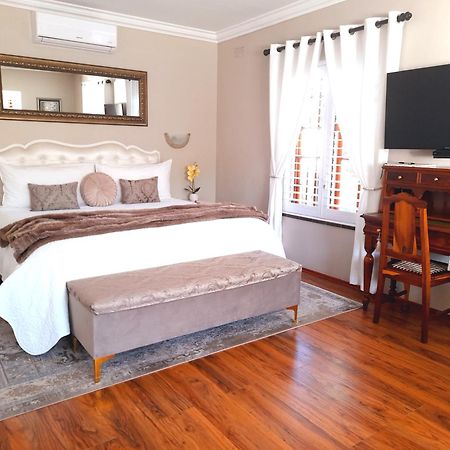 Meerendal Cottage-Affordable Luxury-Private Garden With Pool & Hot Tub Cidade Do Cabo Exterior foto