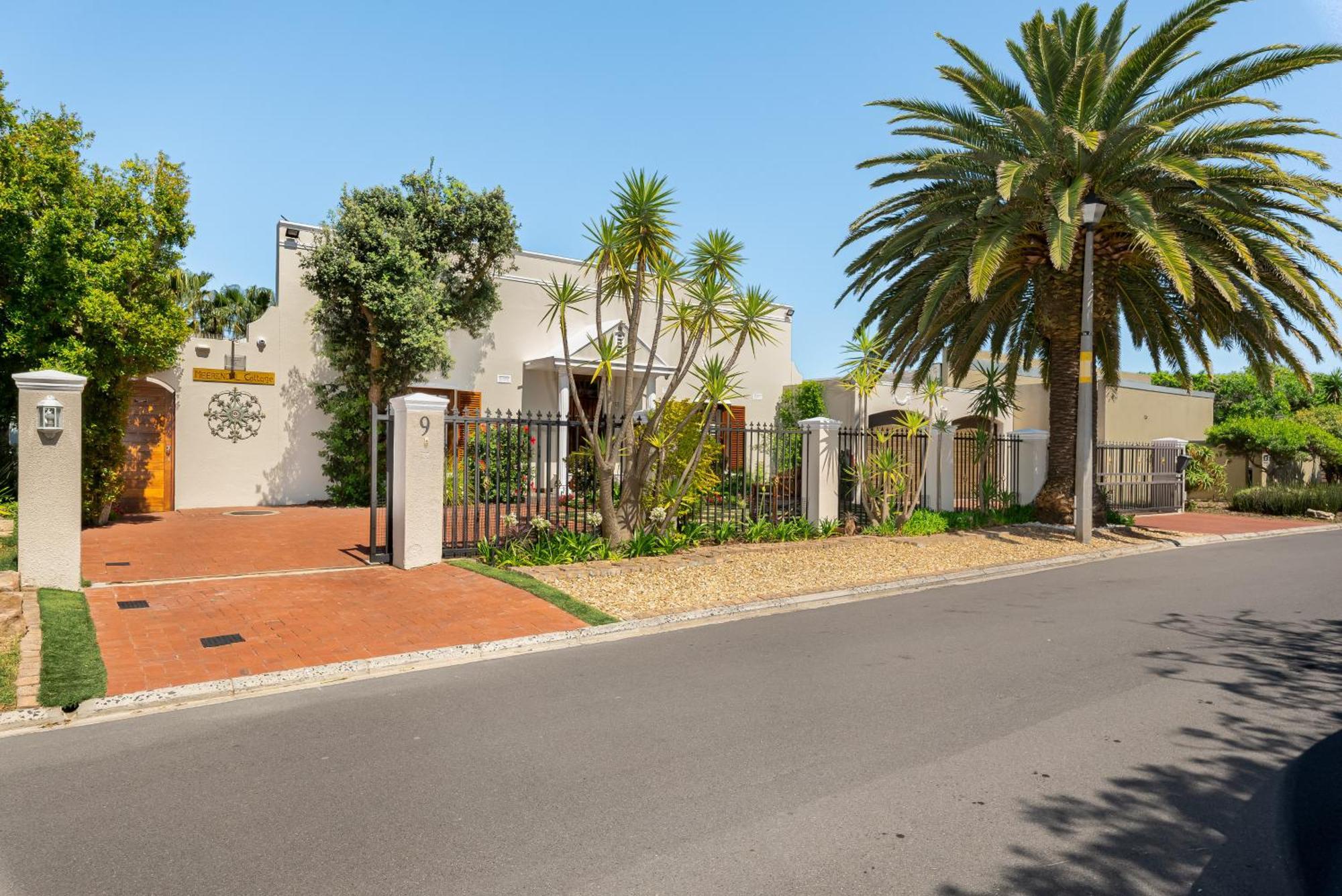 Meerendal Cottage-Affordable Luxury-Private Garden With Pool & Hot Tub Cidade Do Cabo Exterior foto